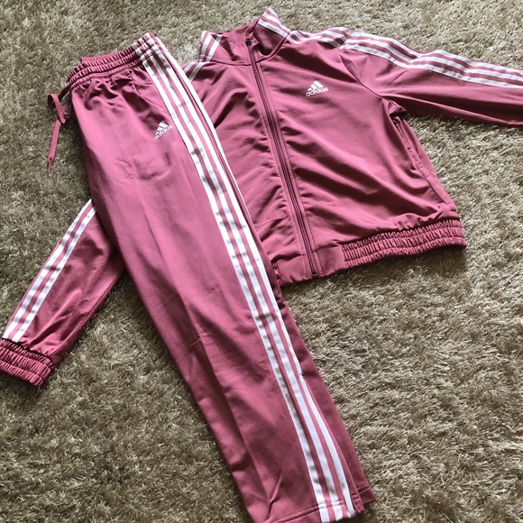 Nike adidas Reebok - Picture 2 of 4